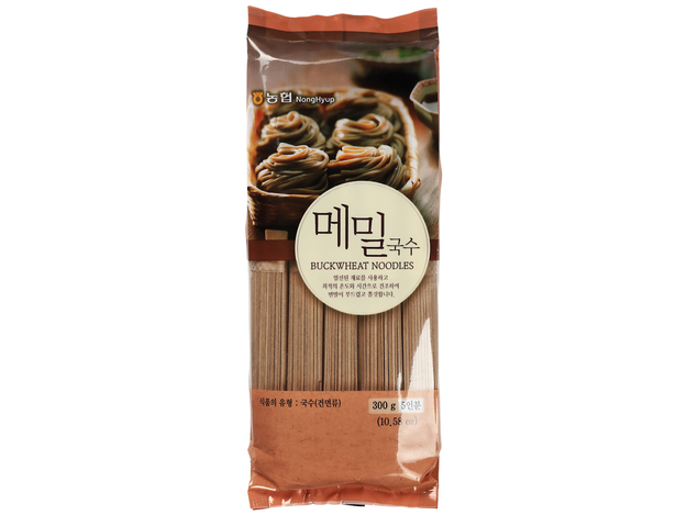Nudeln mit Buchweizen (Soba Nudeln)