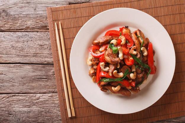 Kantonesisches Huhn mit Cashewnüssen