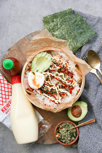 Gedämpfter Reis mit Lachs