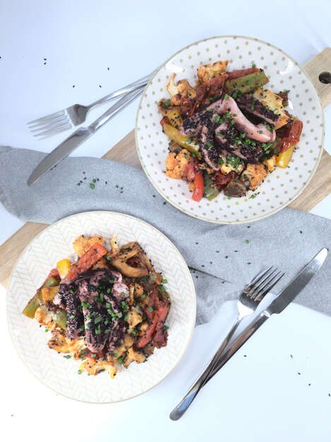 Koreanisches Rührbraten mit Oktopus