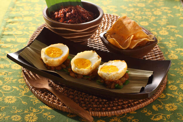 Sambal Goreng Telor mit Bohnen